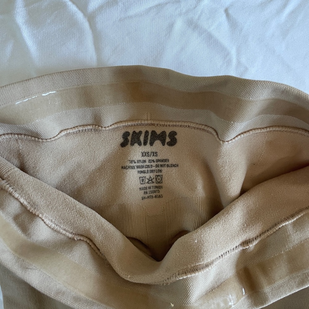 SKIMS Sculpting Mid Thigh Shorts xxs/xs